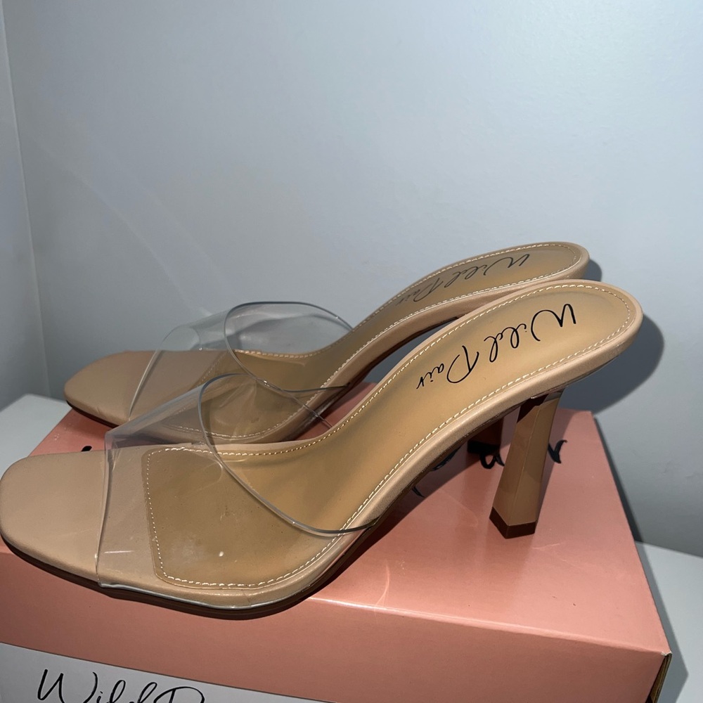 Wild Pair Women's Tan Heeled Sandals